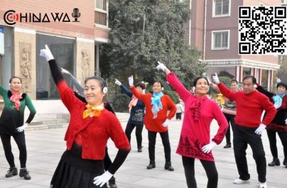 Китайцы начали раскупать пульты, тайно выключающие музыку у танцующих бабушек