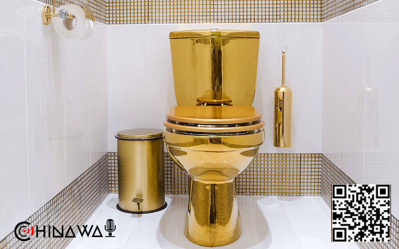 Названа цена золотого унитаза с пуленепробиваемым стульчаком