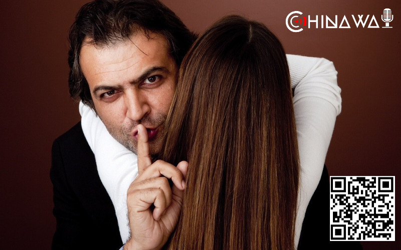 Мужчины с низким голосом чаще изменяют в отношениях