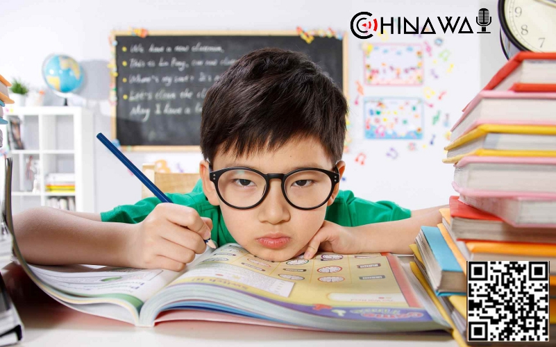 Родителям в Китае запретили делать домашнее задание за детей