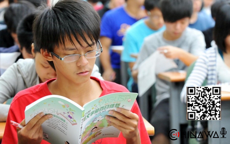 Китай разрешит образовательным компаниям вернуться к репетиторству со школьниками