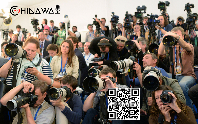 Жители затопленного китайского города напали на журналиста